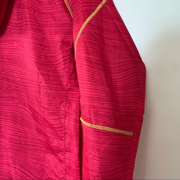 Asics Packable Jacket with Hood - size XS - Picture 11 of 15